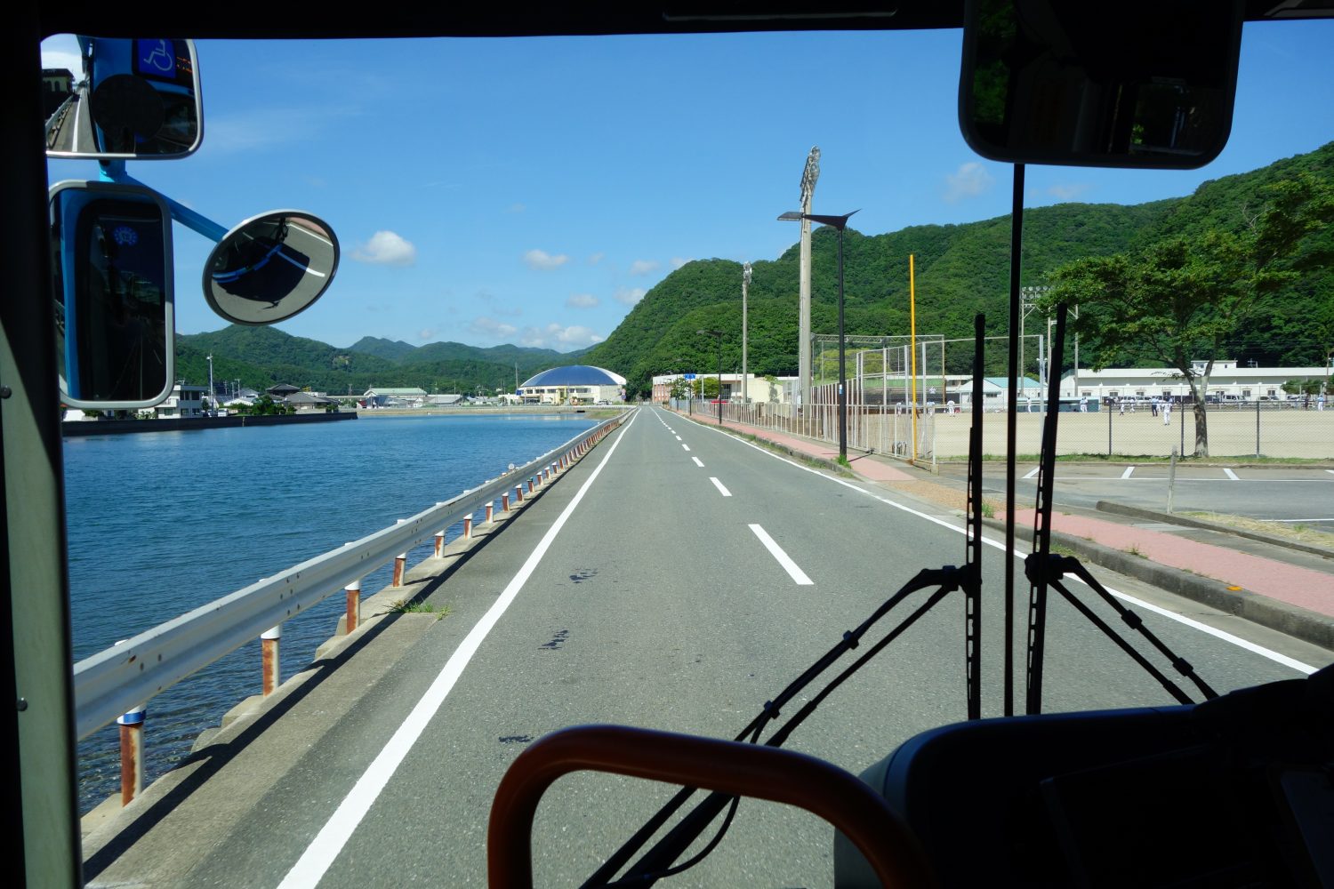 離島の対馬にて、バス運転手さんに海に連れてってもらった話